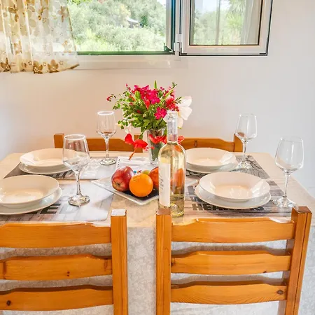 Anna And Maisonettes *