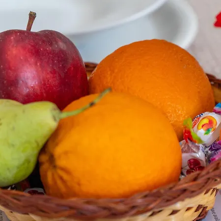 Anna And Maisonettes