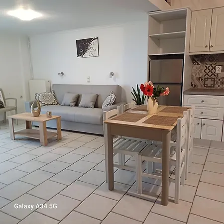 Anna And Maisonettes *