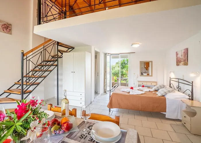 Anna And Maisonettes *