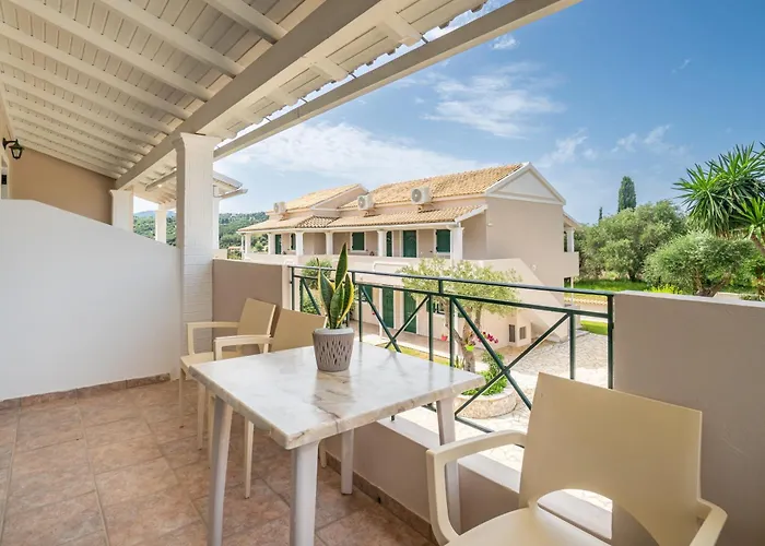 Anna And Maisonettes *